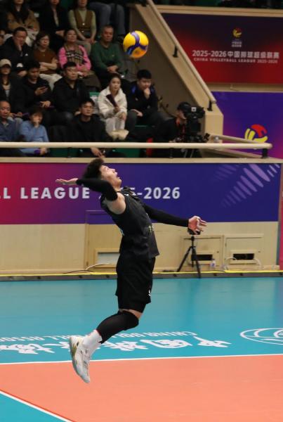 掀翻联赛“十八冠王” 天津男排靠什么? 掀翻联赛“十八冠王” 天津男排靠什么?